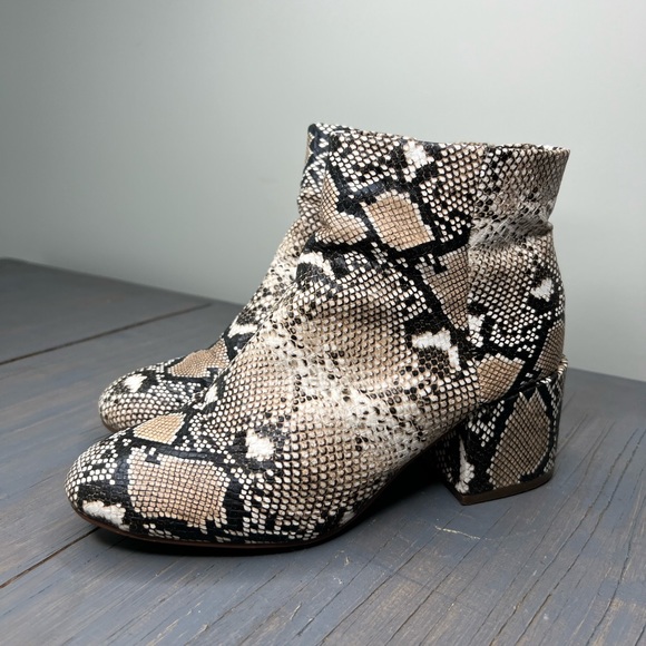 Snake Print Ankle Booties Size 7 - Picture 1 of 8